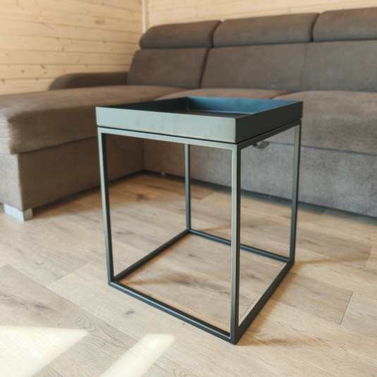 Modernūs ir funkcionalūs staliukai