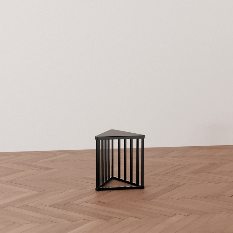 Trikampis staliukas LINE HARMONY | Steelart