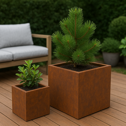 Metaliniai lauko vazonai